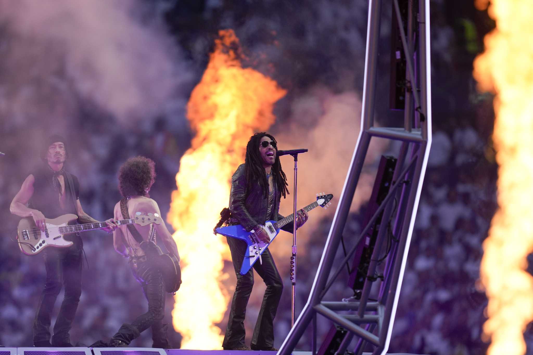 Lenny Kravitz rocks Wembley with pregame show at the Champions League final