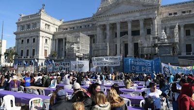 Los líderes piqueteros criticaron al Gobierno y reclaman la urgente distribución de la comida almacenada