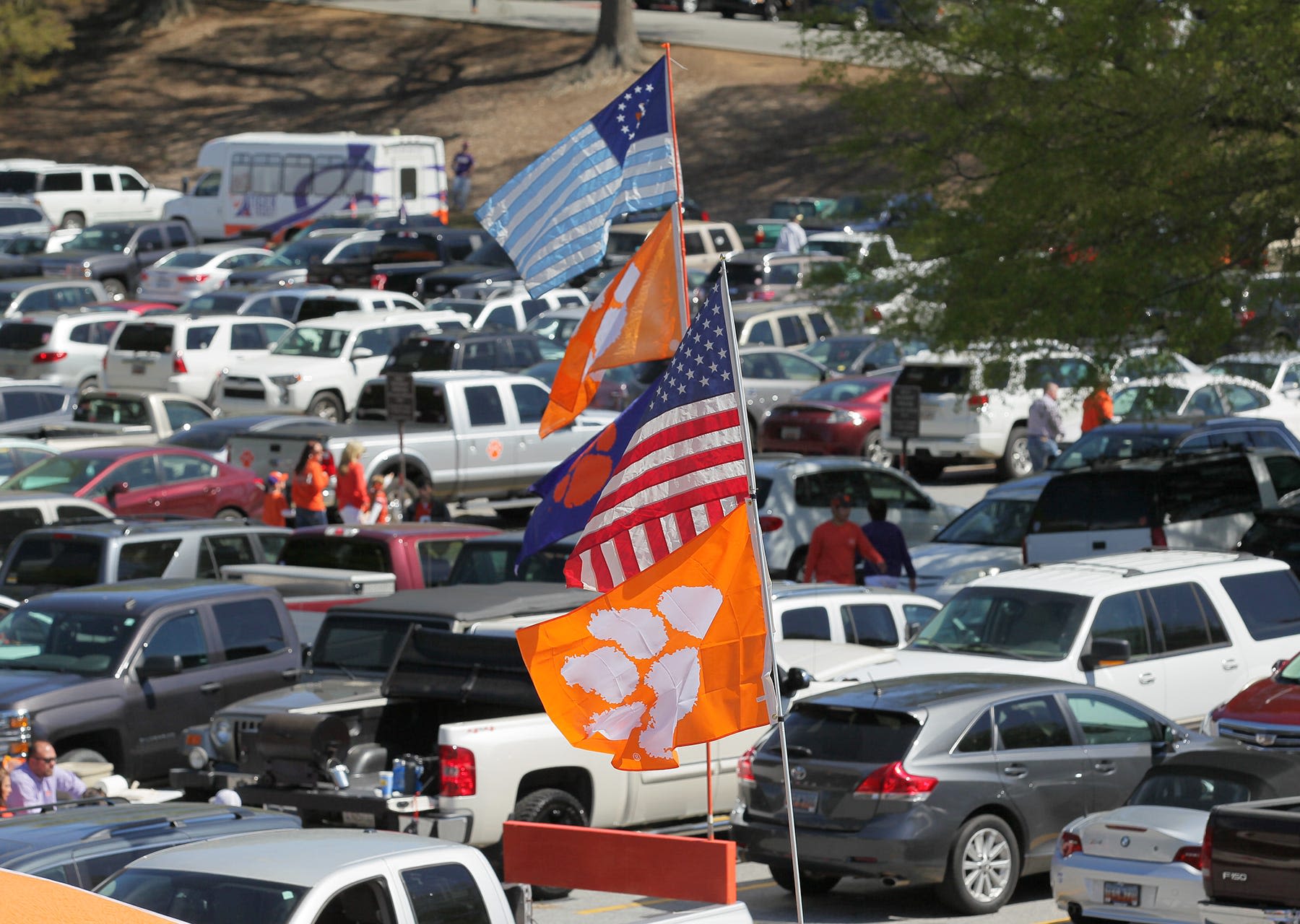 80,000 fans travel to Upstate for Clemson football home games; what to know parking, travel