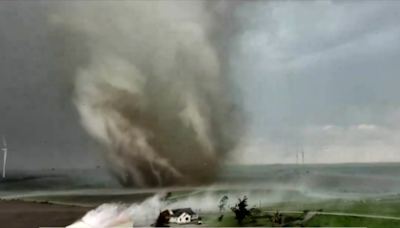 Un tornado deja sin energía a 200.000 personas en Iowa tras arrasar un parque eólico