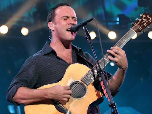 Summer ritual: Dave Matthews Band brings good vibes, festive jams to packed Dallas show