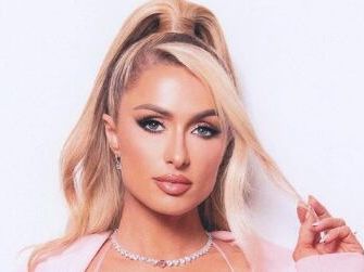 Paris Hilton presenta "Infinite Icon", un tributo a su viaje personal y una celebración al poder femenino