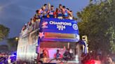 WATCH | Fans go crazy in victory parade to celebrate T20 World Cup 2024 success in Mumbai