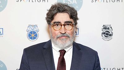 Alfred Molina Tearfully Recalls Father Rejecting His Acting Career: 'I Did Disappoint My Dad'