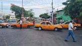 Asfixian 300 taxistas a Juchitán con bloqueos en 6 puntos; exigen a SICT rehabilitar carreteras de Oaxaca