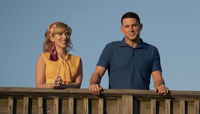 CRITIQUE. To The Moon : Scarlett Johansson et Channing Tatum visent la lune dans une romcom charmante et rétro