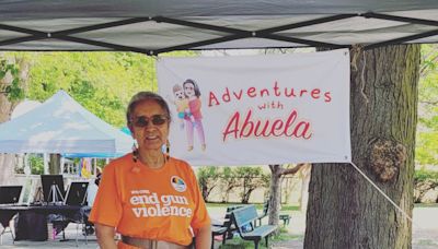 Virginia Martínez se inspiró en su nieto para escribir cuentos bilingües para niños