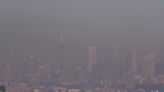 El humo cubre Sídney por 4to día tras quemas preventivas en montes