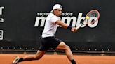 Sakamoto vence duelo nacional e faz semi no Pinheiros - TenisBrasil