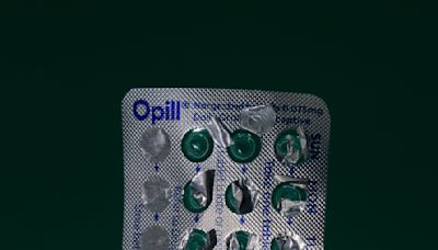 La pastilla anticonceptiva hace que algunas mujeres se sientan miserables, pero, ¿de verdad la están dejando de tomar?