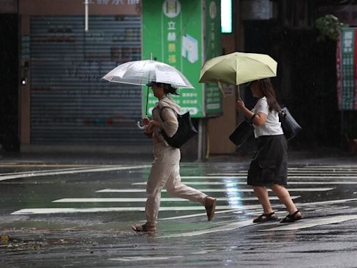 中南部今防強風大雨 下周留意新的熱帶擾動或颱風發展