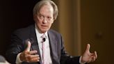 Bill Gross says don’t buy the dip as stocks crash while Warren Buffett’s moves hint at ‘sell signal’