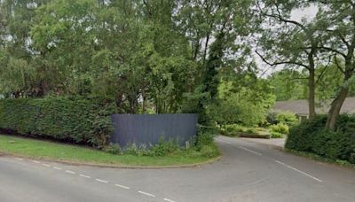 'Fence-off' as councillors express distaste for two fences - latest planning applications