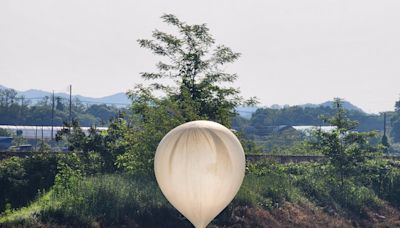 Corea del Norte arroja globos cargados con basura y excrementos en ciudades del Sur