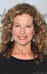 Nancy Travis