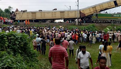 Train Crash in India Leaves at Least 8 Dead and Dozens Injured