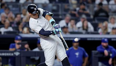 Aaron Judge becomes first player to hit 40 home runs this season with 477-foot blast