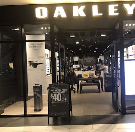 oakley store woodfield mall