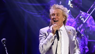 Sir Rod Stewart postpones two US shows after developing Covid-19