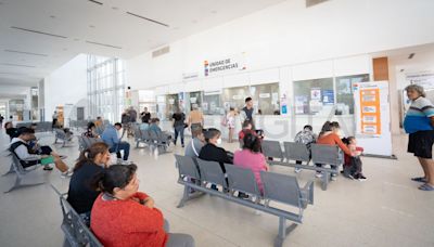 Tercerizan el cobro de servicios de hospitales de Santa Fe a obras sociales y prepagas