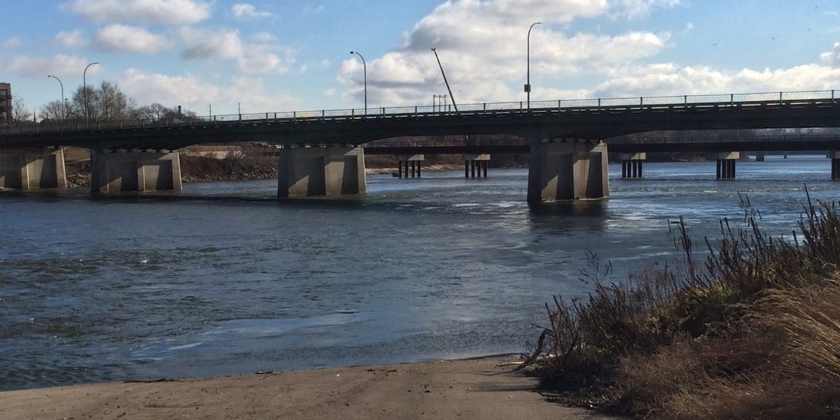 Cedar Rapids taking protective action as river levels rise