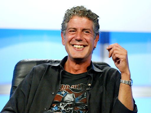 The Type Of Burger Anthony Bourdain Loathed With A Passion