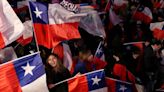 A tres años del estallido social, los chilenos votan por aprobar o rechazar una nueva Constitución