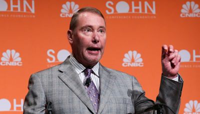 Jeffrey Gundlach likes this corner of fixed income as the Fed keeps rates high. It's yielding 8%