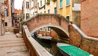 Storia e curiosità sul Ponte delle Tette a Venezia: perché si chiama così?