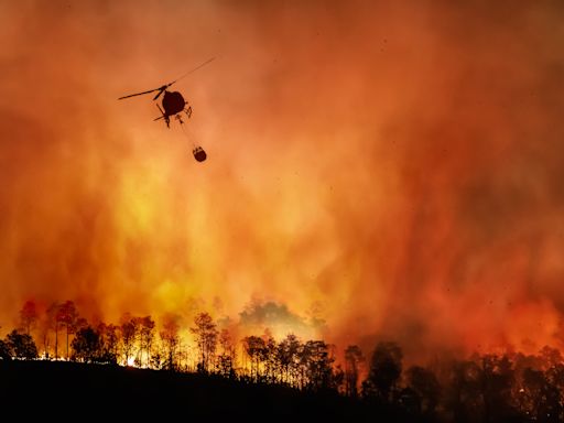 "Explosive" fire tornado seen in terrifying California wildfire footage