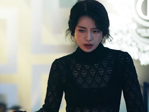 Lim Ji Yeon looks dangerously mysterious hiding secrets from Jeon Do Yeon in new stills for Revolver with Ji Chang Wook; see PICS