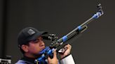 La vida de novela de Julián Gutiérrez, la sorpresa argentina en París 2024: el hijo de "la Rosa" que colabora en una olla popular, estudia y se hizo armar un rifle que es un Fórmula 1