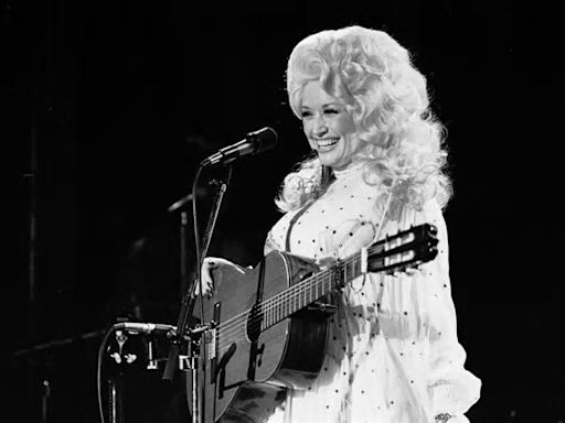 The Romantic Letter Dolly Parton Wrote About Her Husband After 9 Years of Marriage