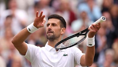 Why is Novak Djokovic celebrating by playing the violin at Wimbledon?