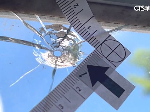 蘭陽女中禮堂遭BB彈襲 玻璃窗驚現「18處彈孔」