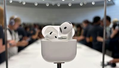 蘋果 AirPods 4 動耳聽：半開放耳機也有好降噪效果