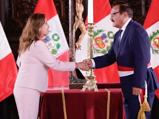 Dina Boluarte tomará juramento hoy al nuevo ministro del Interior que reemplazará a Walter Ortiz