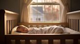 Hábito de enrolar o bebê para dormir traz riscos, alertam os médicos