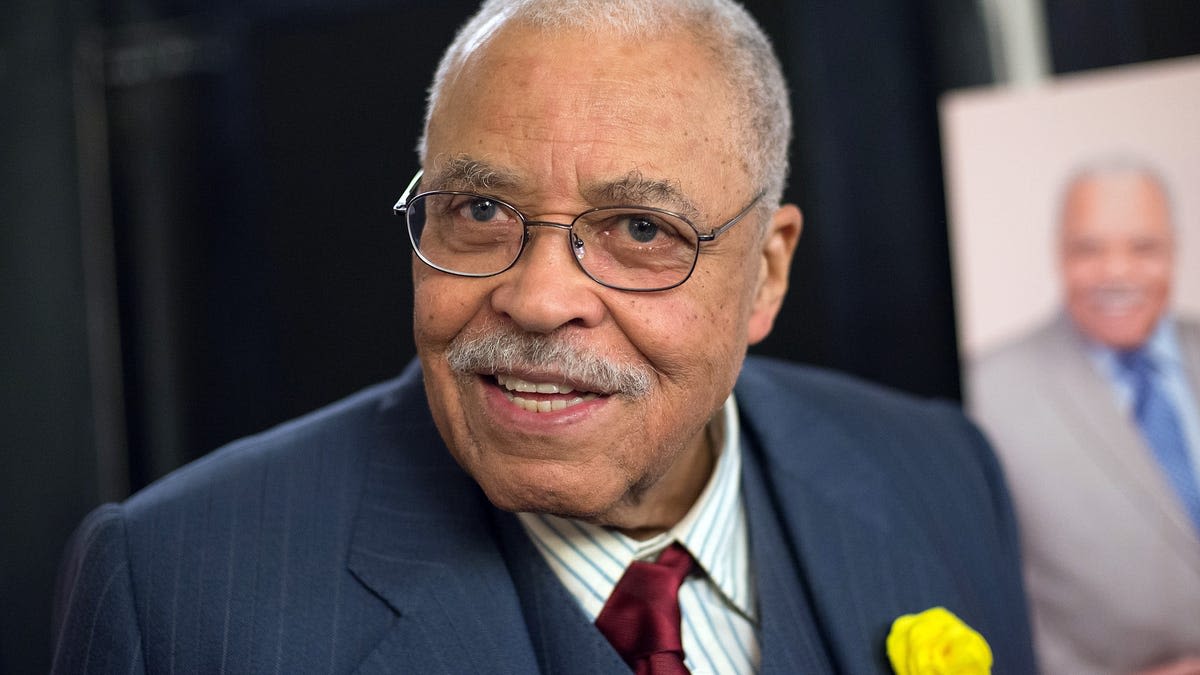 James Earl Jones' Comments Dissing Black Women Resurfaced and Black Twitter is Outraged