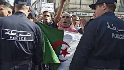 Algérie: une autrice française arrêtée par la police en pleine présentation de son livre