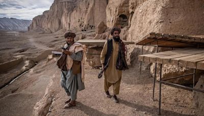 Putin ve necesario "construir relaciones" con los talibán: "Son quienes controlan Afganistán"