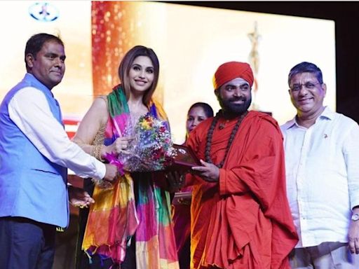 Sakshi Bhogal Receives Top Award for India’s best Personality Transformation coach for men in Bangalore