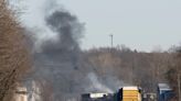 Descarrilamiento de tren en Ohio: Familias evacuadas y posible daño ambiental por químicos tóxicos que transportaba