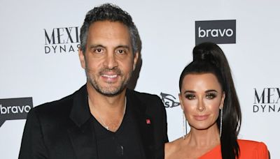 Kyle Richards Subtly Hints at Relationship Status After Mauricio Umansky Spotted Kissing Another Woman