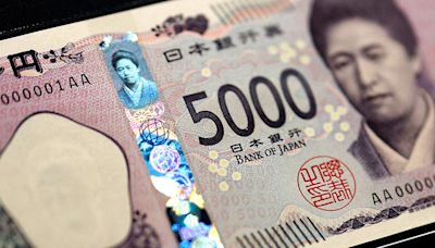 Japan issues new yen banknotes packed with 3D hologram technology to fight counterfeiting