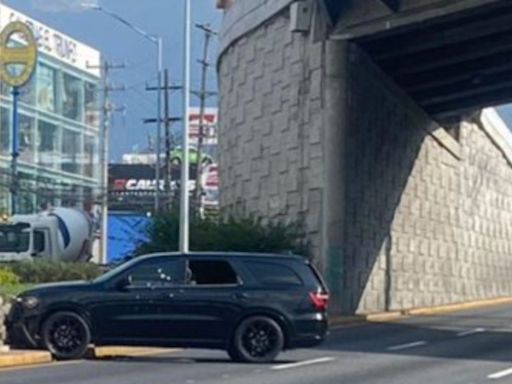 Balacera en famosa avenida de Monterrey deja un muerto