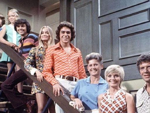 The Brady Bunch Alum Barry Williams Recalls How All The Young Cast ‘Hooked Up With Each Other’ Offscreen