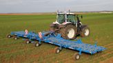 KRM unveils 15m-wide Carré Pressius comb harrow - Farmers Weekly