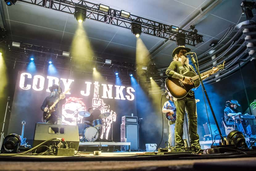 Fort Worth-raised country singer Cody Jinks heading to Dos Equis Pavilion