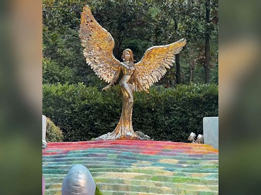 Coco Lee's family unveils a new memorial statue